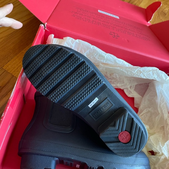 BRAND NEW: HUNTER Women’s Original Chelsea ankle rain boot.Size 6 Navy Blue - Picture 10 of 12